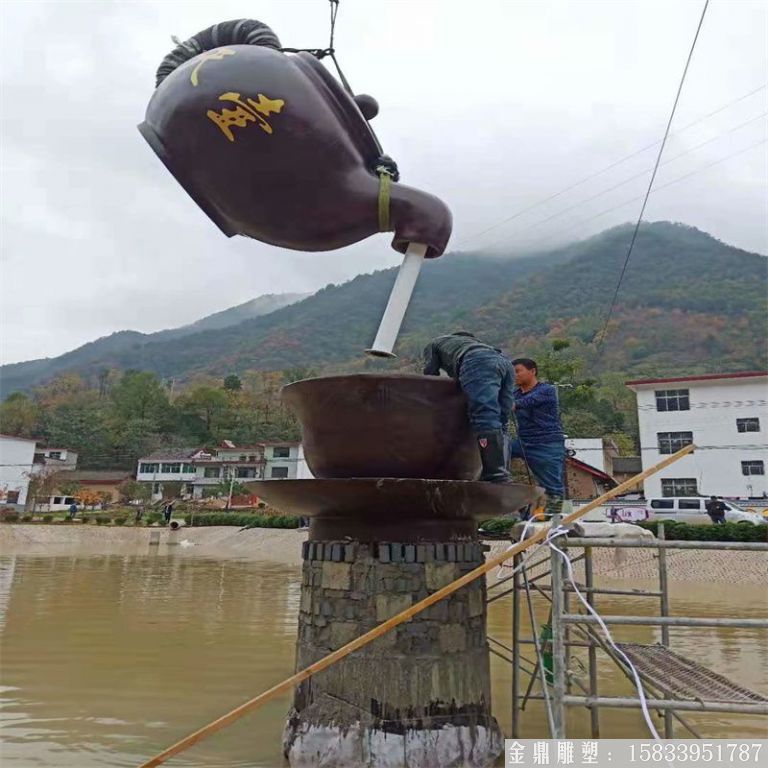 安徽玻璃鋼天壺雕塑案例，池塘水景流水壺8